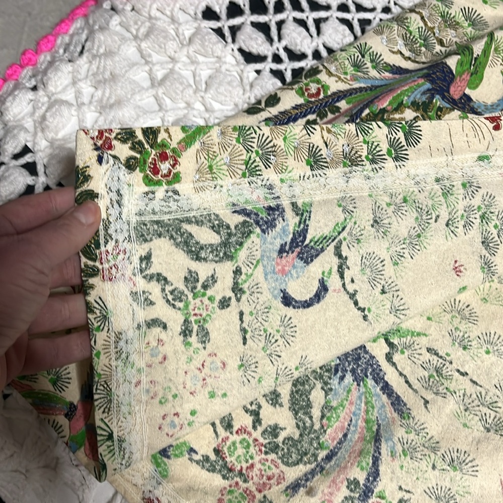 Absolutely gorgeous vintage Asian style dresss with phoenix and floral fabric - Picture 11 of 15